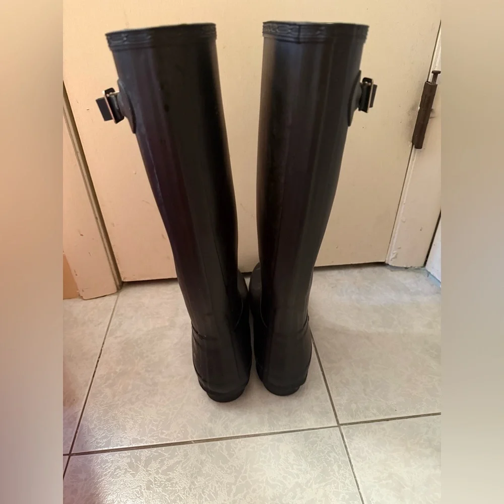 Hunter Classic Tall Black Waterproof Boots - Picture 3 of 10